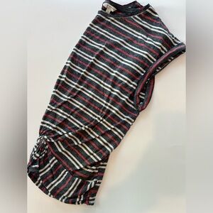 Lucky Brand. Great used condition! Size L. Short sleeve top.